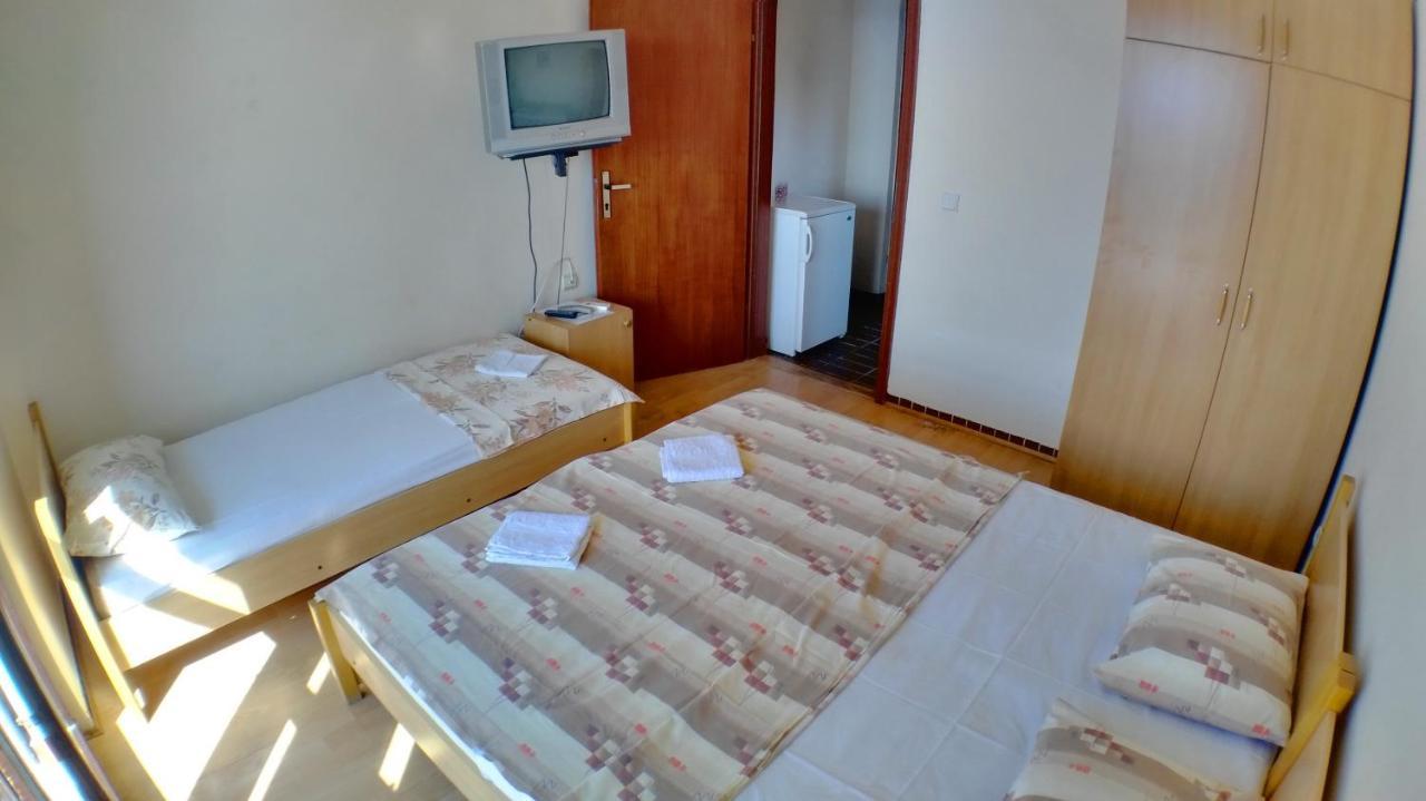 Guesthouse Obala Sutomore Exterior photo