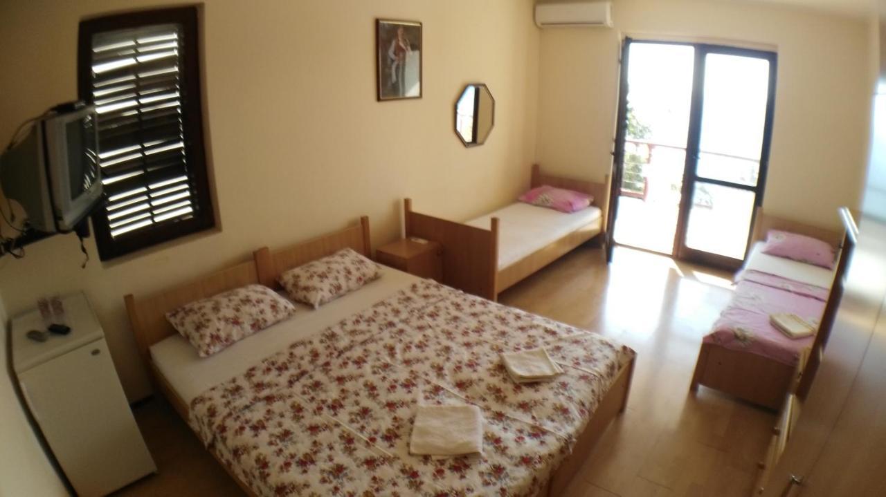 Guesthouse Obala Sutomore Exterior photo