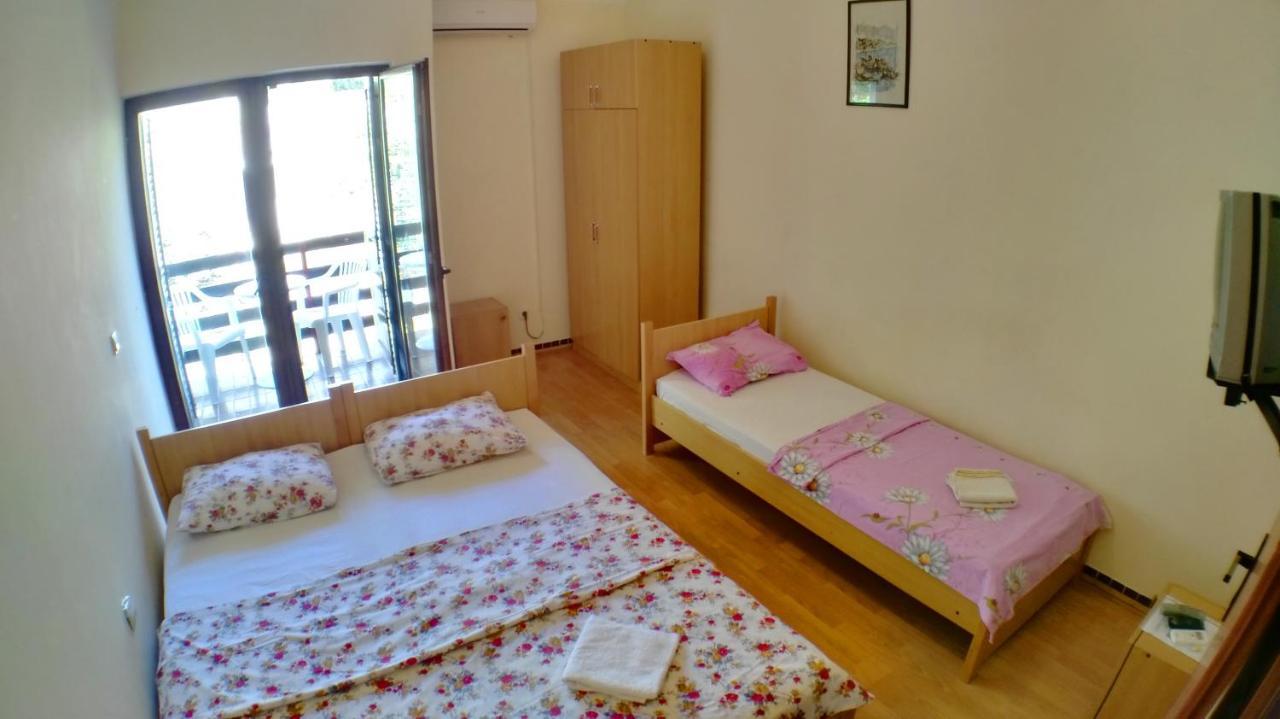 Guesthouse Obala Sutomore Exterior photo